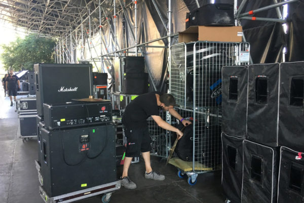 Backstage do Rock Fest, Barcelona, em julho de 2017.
