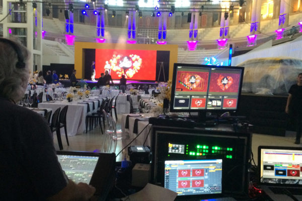 Producción técnica del evento de presentación del Audi Q2 en la sala Oval del MNAC, Barcelona, mayo 2016.